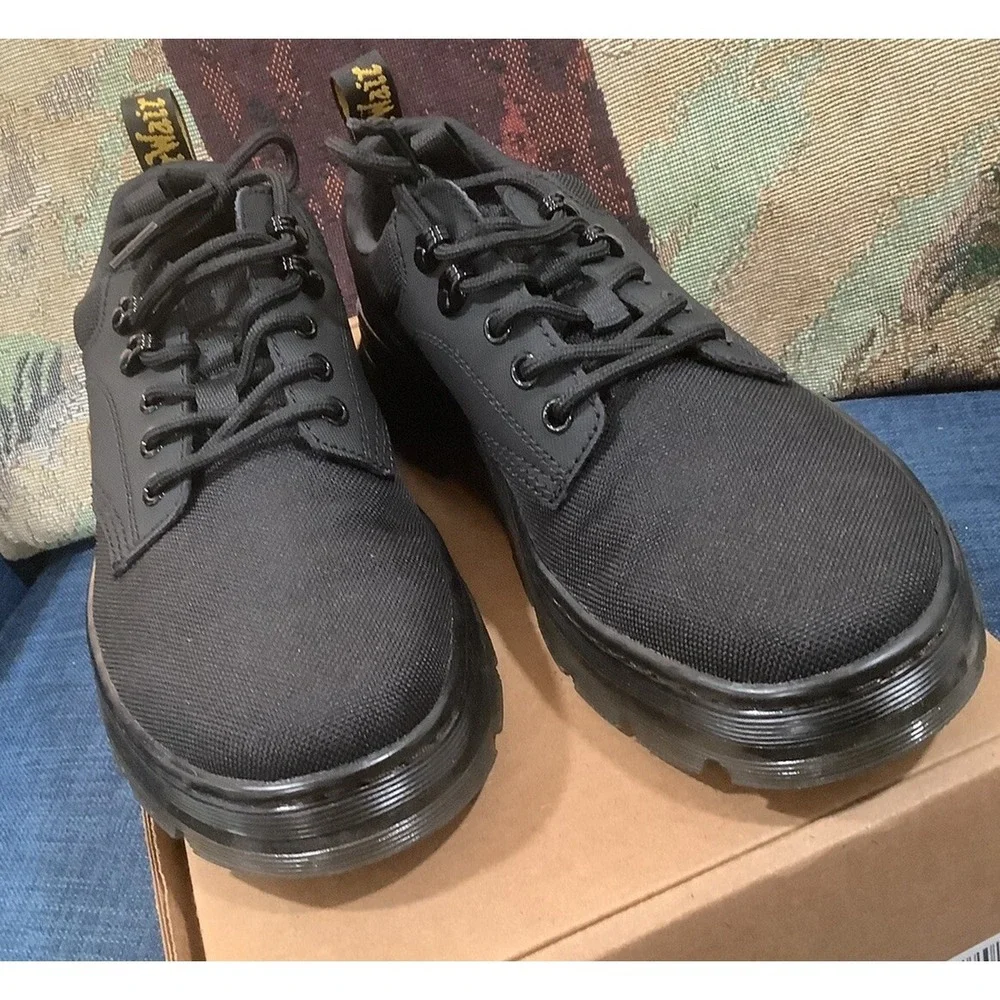 Unisex Oxfords Dr. Martens Reeder Size 8w